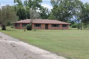 613 County Rd 706, Angleton, TX 77515 - Photo 1