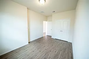 10730 Nathaniel Valley Path, Houston, TX 77016 - Photo 9