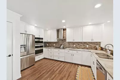 2 Mariner Village Drive, Seabrook, TX 77586 - Photo 15