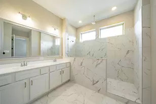 10916 Brambling Wood Dr, Houston, TX 77043 - Photo 23