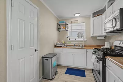 313 Ling, Bayou Vista, TX 77563 - Photo 17