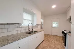 2816 Elser, Houston, TX 77009 - Photo 11