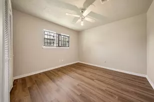 3111 Overcross Dr, Houston, TX 77045 - Photo 17