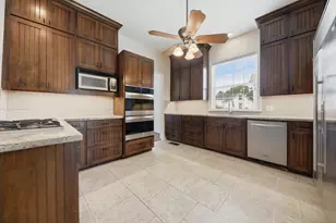 1406 Victoria St, Navasota, TX 77868 - Photo 9