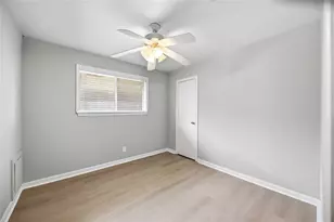 11006 Thackery Ln, Houston, TX 77016 - Photo 19
