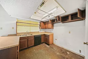12807 Grand Cross Ln, Houston, TX 77072 - Photo 11