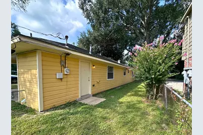 709 Baker Street, Huntsville, TX 77340 - Photo 23