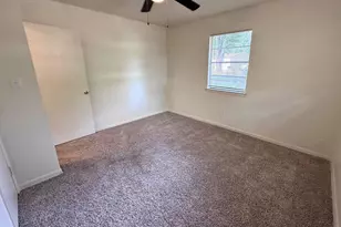 709 Baker St, Huntsville, TX 77340 - Photo 19