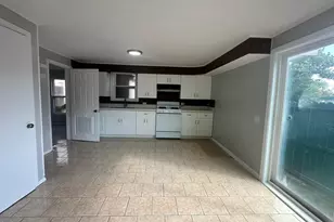 918 W 5th St, Freeport, TX 77541 - Photo 9