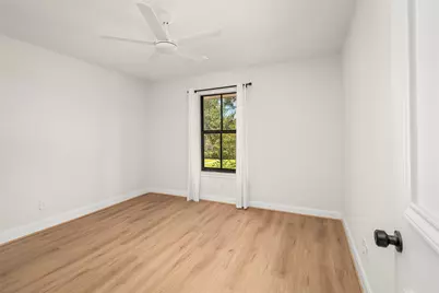 10830 Burgoyne Road, Houston, TX 77042 - Photo 33