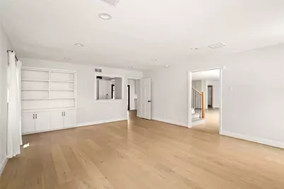 10830 Burgoyne Road, Houston, TX 77042 - Photo 25