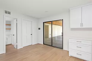 10830 Burgoyne Rd, Houston, TX 77042 - Photo 19