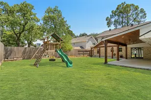10830 Burgoyne Rd, Houston, TX 77042 - Photo 41