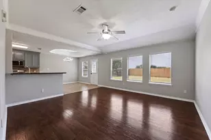 617 Mockingbird St, Navasota, TX 77868 - Photo 7