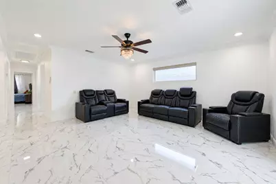 8910 Marinette Drive, Houston, TX 77074 - Photo 9