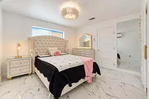 8910 Marinette Dr, Houston, TX 77074 - Photo 27
