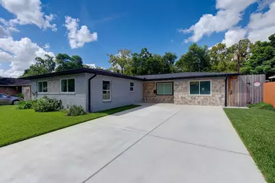 8910 Marinette Drive, Houston, TX 77074 - Photo 3