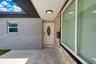 8910 Marinette Dr, Houston, TX 77074 - Photo 5