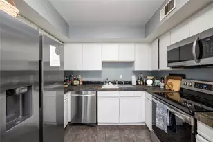 2415 Dunlavy St, Houston, TX 77006 - Photo 19