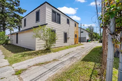 2633 W Main Street, Baytown, TX 77520 - Photo 9