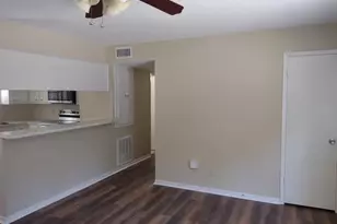 102 Libby Cir, Willis, TX 77378 - Photo 11