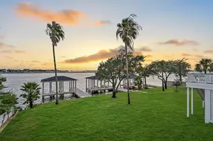 1519 Bayou Shore Dr, Galveston, TX 77551 - Photo 43