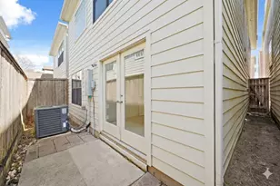 8690 Meadowcroft Dr, Houston, TX 77063 - Photo 37