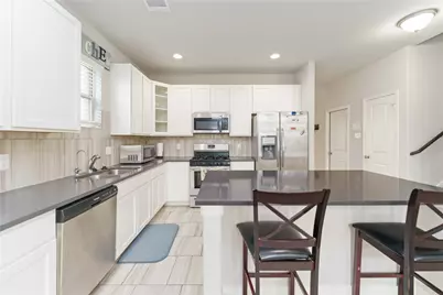 7002 Victorville Drive, Rosharon, TX 77583 - Photo 5