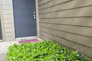 10049 Westpark Dr, Houston, TX 77042 - Photo 9