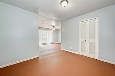 2946 Dragonwick Drive, Houston, TX 77045 - Photo 13