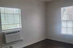 1914 Binz St, Houston, TX 77004 - Photo 3