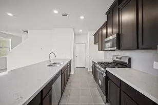 1369 Mixander Wy, La Porte, TX 77571 - Photo 9