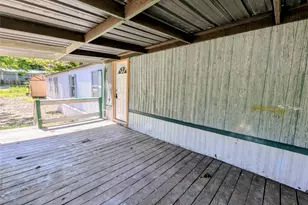 205 Curry St, Livingston, TX 77351 - Photo 3