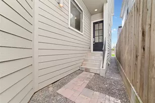 1917 W 15th St, Houston, TX 77008 - Photo 3