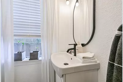 415 Fairview Avenue #3, Houston, TX 77006 - Photo 7