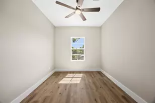 5949 Collingsworth St, Houston, TX 77026 - Photo 17