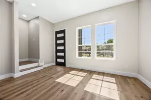 5949 Collingsworth St, Houston, TX 77026 - Photo 11