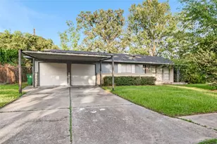 10502 Royal Oaks Dr, Houston, TX 77016 - Photo 1