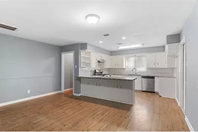 10502 Royal Oaks Drive, Houston, TX 77016 - Photo 3
