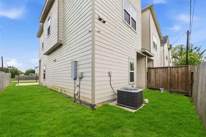 9320 Coffee Street #A-B, Houston, TX 77033 - Photo 25
