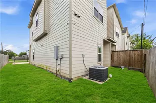 9320 Coffee St, Houston, TX 77033 - Photo 25