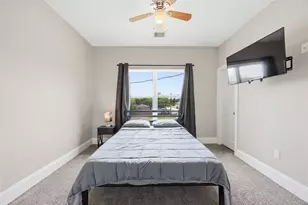 9320 Coffee St, Houston, TX 77033 - Photo 15