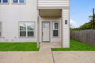 9320 Coffee Street #A-B, Houston, TX 77033 - Photo 3