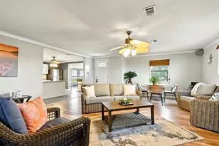 7215 Beau Rue St, Hitchcock, TX 77563 - Photo 9