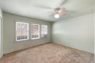 323 Harbert St, Columbus, TX 78934 - Photo 17