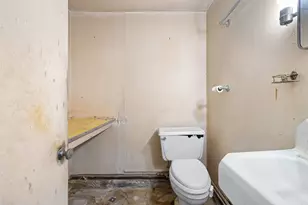 323 Harbert St, Columbus, TX 78934 - Photo 13