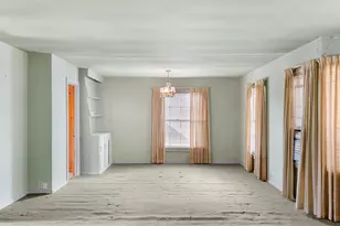 323 Harbert St, Columbus, TX 78934 - Photo 7