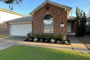 2882 Sun River Ln, Dickinson, TX 77539 - Photo 3