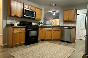 2882 Sun River Ln, Dickinson, TX 77539 - Photo 9