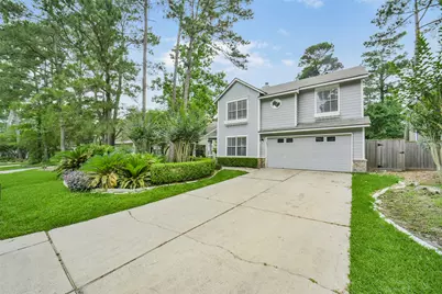 22 E New Avery Place, The Woodlands, TX 77382 - Photo 1